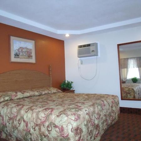 Henderson Woodlawn Hills Motel מראה חיצוני תמונה
