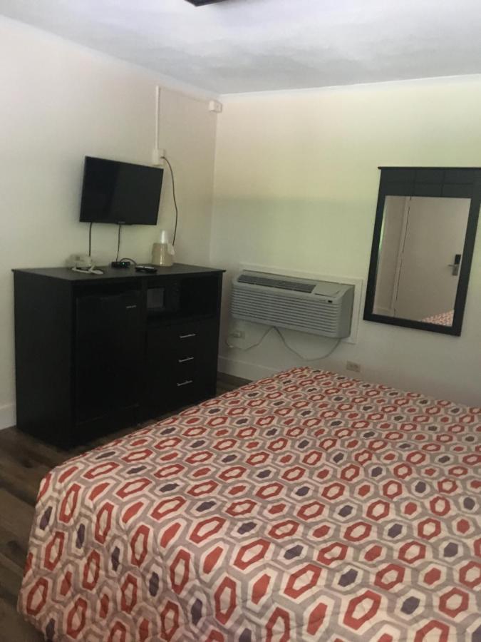 Henderson Woodlawn Hills Motel מראה חיצוני תמונה