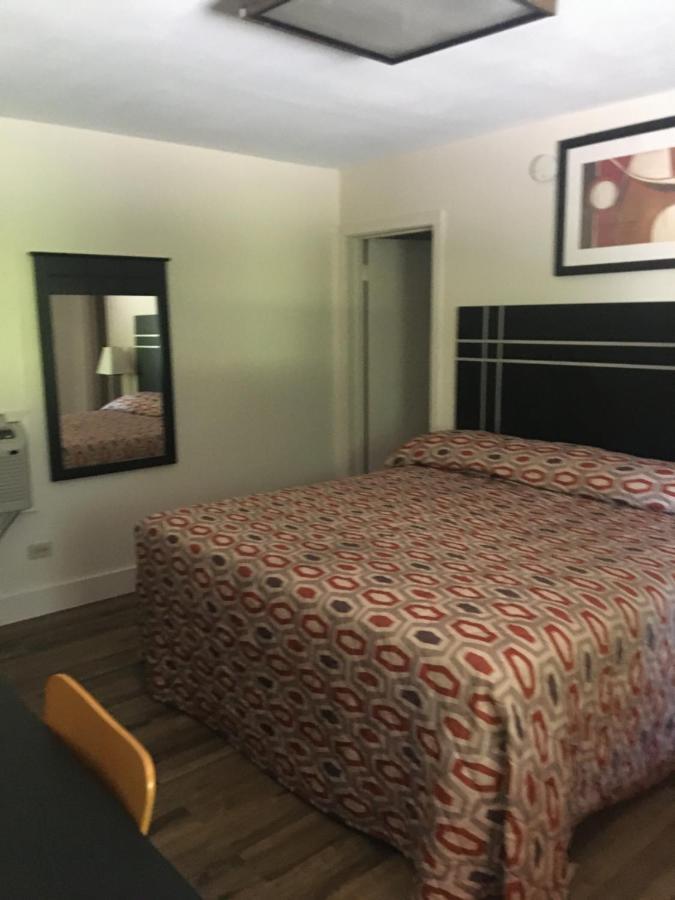 Henderson Woodlawn Hills Motel מראה חיצוני תמונה