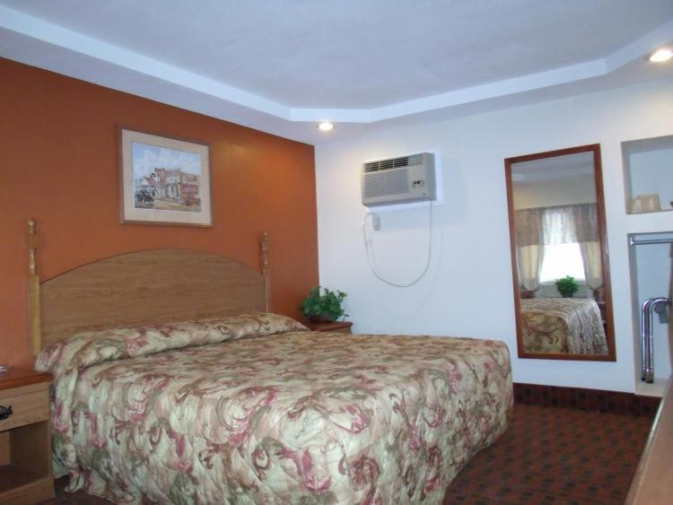 Henderson Woodlawn Hills Motel מראה חיצוני תמונה